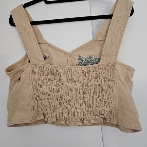 Meadows Illustrated Crop Top - Picture 2 of 7